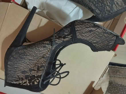 Photo of free Women's shoes sizes 38 to 39 (SE22) #2