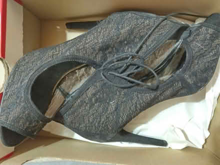Photo of free Women's shoes sizes 38 to 39 (SE22) #1