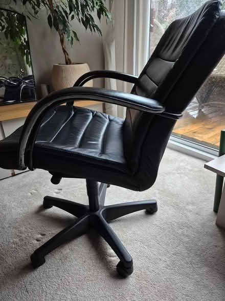 Photo of free Faux leather office chair (Teddington TW11) #2