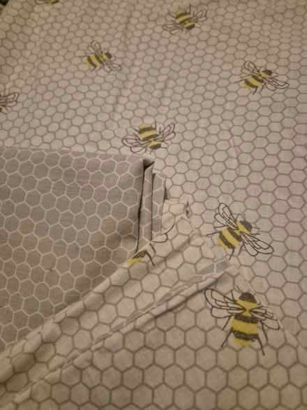 Photo of free King-size duvet set honeybee (Southbourne) #2