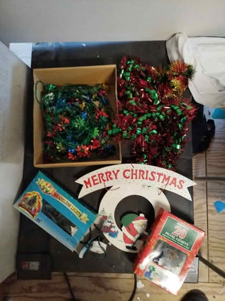Photo of free Christmas lights and tinsel (Walton on Thames KT12) #1