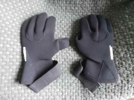 Photo of free Wetsuit? gloves (Grenoside S35) #2