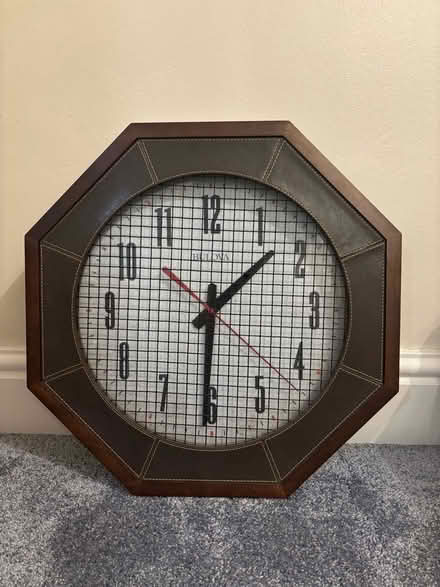 Photo of free Wall clock (Wokingham RG40) #1
