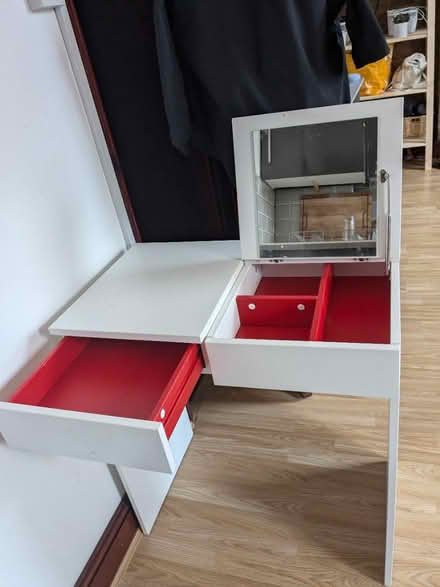 Photo of free Dressing table (N7 Tufnell Park) #2