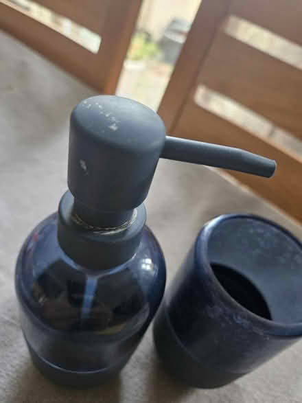 Photo of free Bathroom set (HA3 Harrow) #3