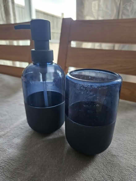Photo of free Bathroom set (HA3 Harrow) #1