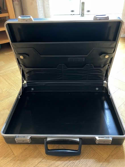 Photo of free Briefcase (Canonbury N1) #3
