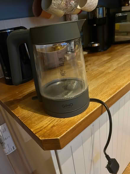 Photo of free Glass kettle (Coleridge Ward CB1) #2