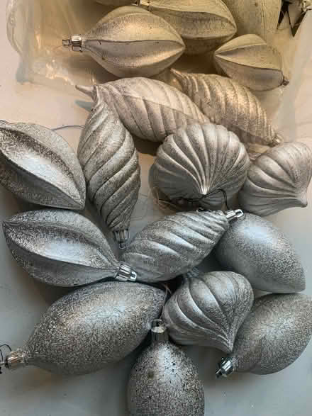 Photo of free Baubles - Christmas- silver (Lee SE12) #1