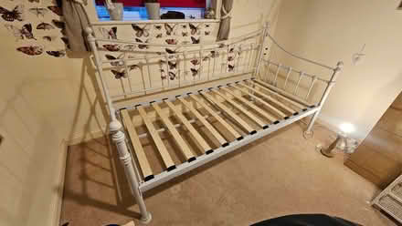 Photo of free Day bed (GU11) #3