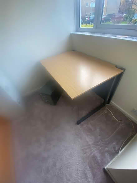 Photo of free Office desk (Guildford) #1