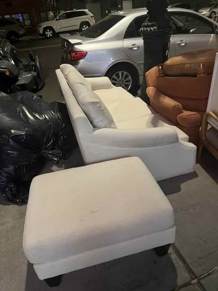 Photo of free Curb alert -- furniture (Upper East Side) #1