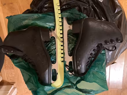 Photo of free Ice (figure) skates kids 13 (Shepherds Bush W11) #1