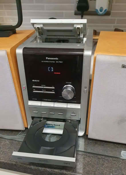 Photo of free cd/tape/radio digital mini system. (Hay Mills B25) #2