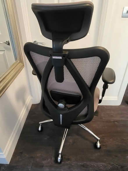 Photo of free Grey Desk Chair (Sihoo) (Chiswick W4 4LP) #2