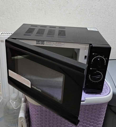 Photo of free Working microwave (South Norwood SE25) #2