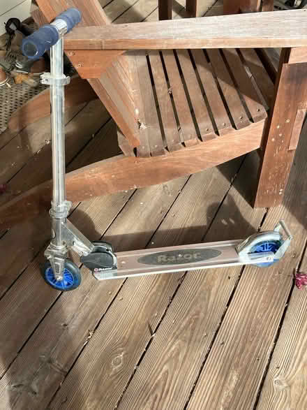 Photo of free Barely used Razor scooter (Upper Silver Spring) #1