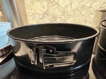 Photo of free Springform round cake tin (Chelsfield BR6) #1