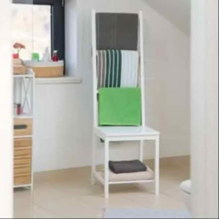 Photo of free Free standing towel rack. (Seven Sisters N15) #1