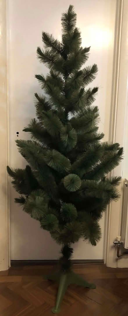 Photo of free Artificial Christmas Tree (DA5) #1