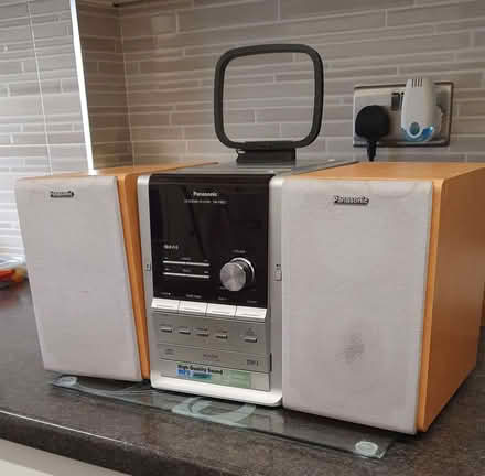 Photo of free cd/tape/radio digital mini system. (Hay Mills B25) #4