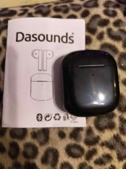 Photo of free Dasounds ear buds (Oaks Cross SG2) #1