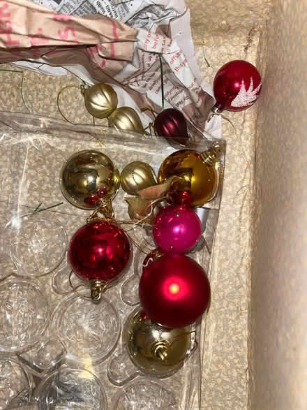 Photo of free Loads of lovely Xmas decorations (S’hill SL5) #4