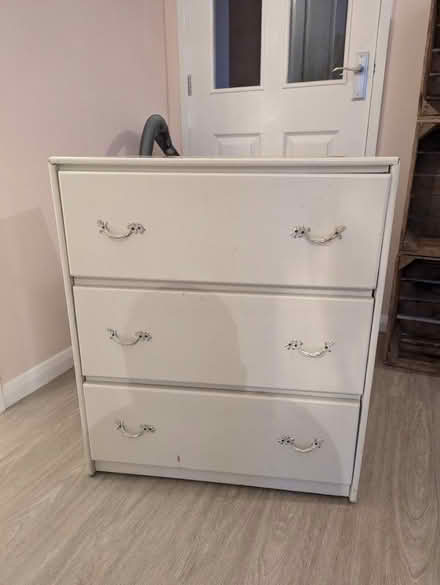 Photo of free Chest of drawers (TA19) #1