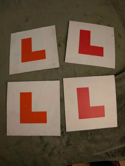 Photo of free magnetic L plates (OL12 Rochdale) #1