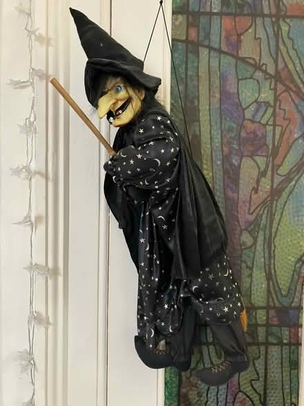 Photo of free Witch on a broomstick (St Helen’s Parade Southsea) #1