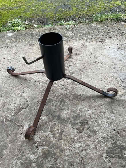 Photo of free Christmas tree stand, metal. (Sandford-on-Thames OX4) #1