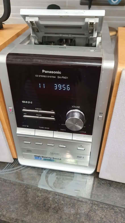 Photo of free cd/tape/radio digital mini system. (Hay Mills B25) #1