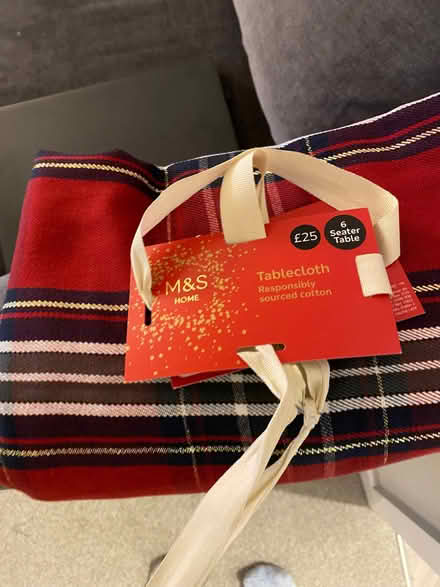 Photo of free Christmas Table cloth (Basingstoke Golf Club RG23) #2