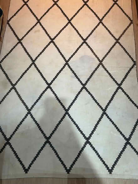 Photo of free Rug (Nutfield RH1) #1