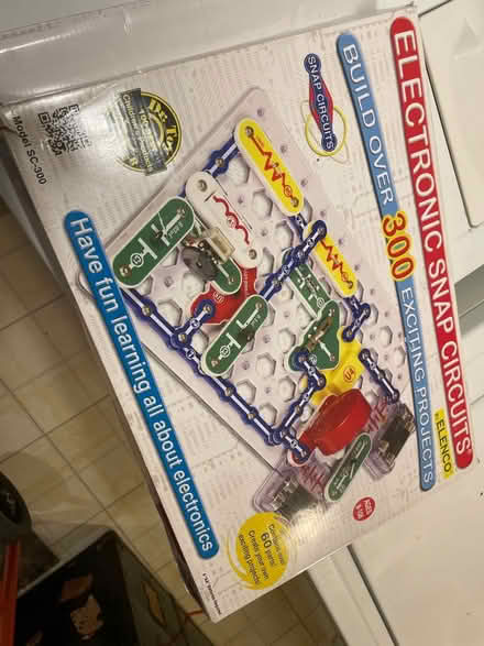 Photo of free Electronic snap circuits set (Upper NW) #1
