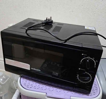 Photo of free Working microwave (South Norwood SE25) #1