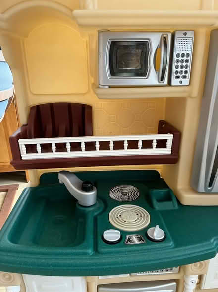 Photo of free Toy kitchen (Woodley) #2
