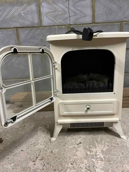 Photo of free Electric coal effect stove (Willingdon BN20) #1