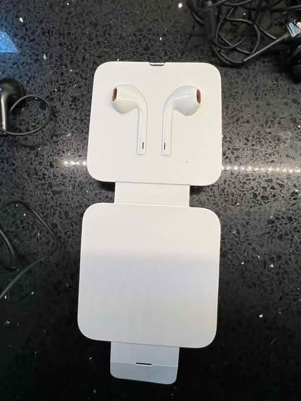Photo of free Mini jack headphone (Clanfield PO8) #4