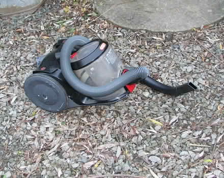 Photo of free Vacuum cleaner (Much Cowarne HR7) #2