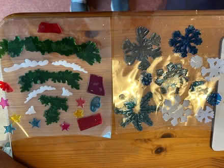 Photo of free Xmas window stickers (Bitton) #1