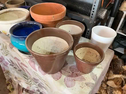 Photo of free decorative ceramic plant pots (Guiseley LS20) #1