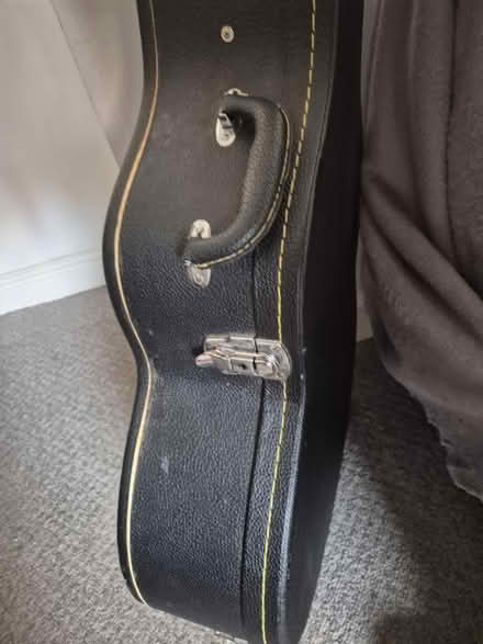 Photo of free TGI Solid Guitar Case (BS16) #4