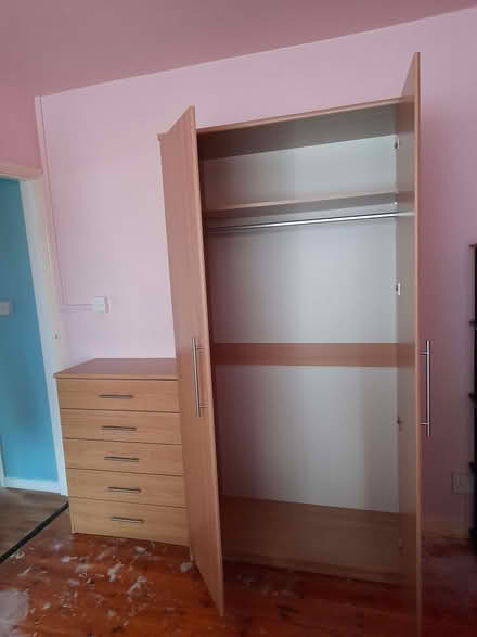 Photo of free Wardrobe and two chest of drawers (Kenton HA3) #2