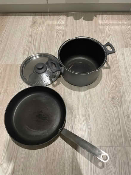 Photo of free Saucepan and frying pan (E1) #1