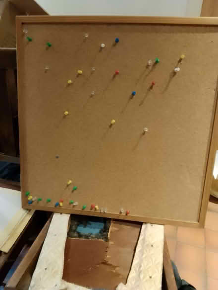 Photo of free Cork noticeboard (North Ascot SL5) #1
