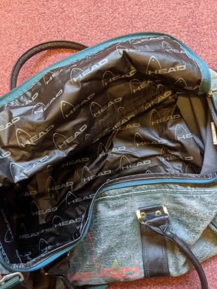 Photo of free Holdall / Sports Bag (Banstead SM7) #2