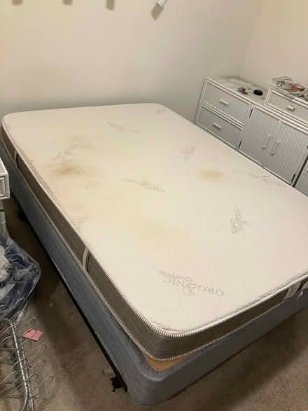 Photo of free Double bed (First Hill, Seattle) #2
