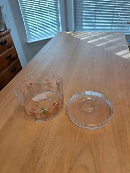 Photo of free Xmas cookie canister - plastic (Pasadena) #1