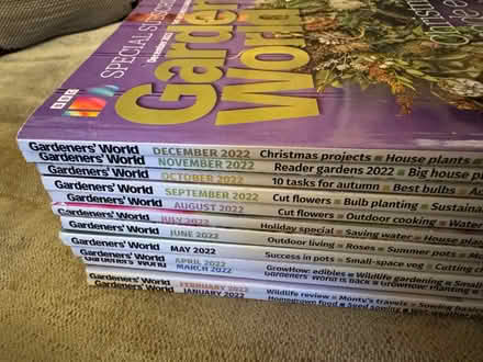 Photo of free Gardeners world magazines (Wallington green SM6) #2